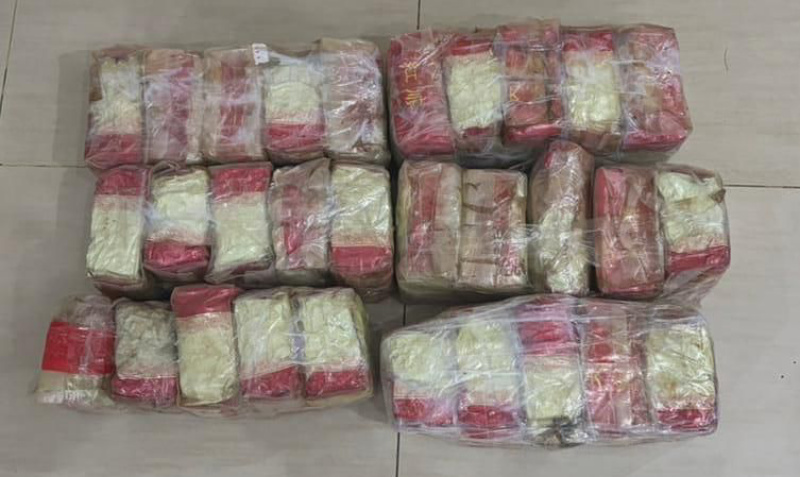 Disergap Bawa 30 Kg Sabu, Lompat dari Mobil Kabur ke Hutan